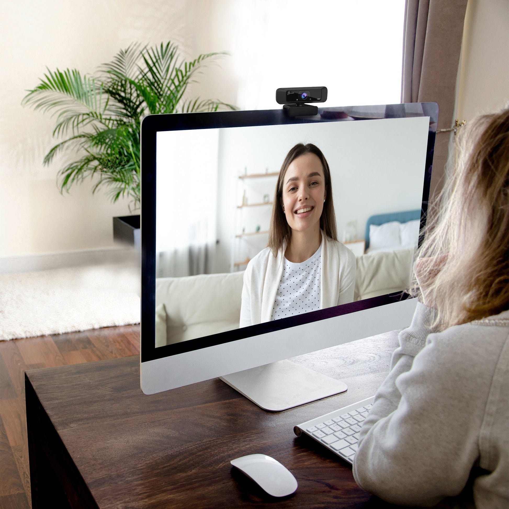 
j5create USB™ HD Webcam with 360° Rotation (JVCU100)