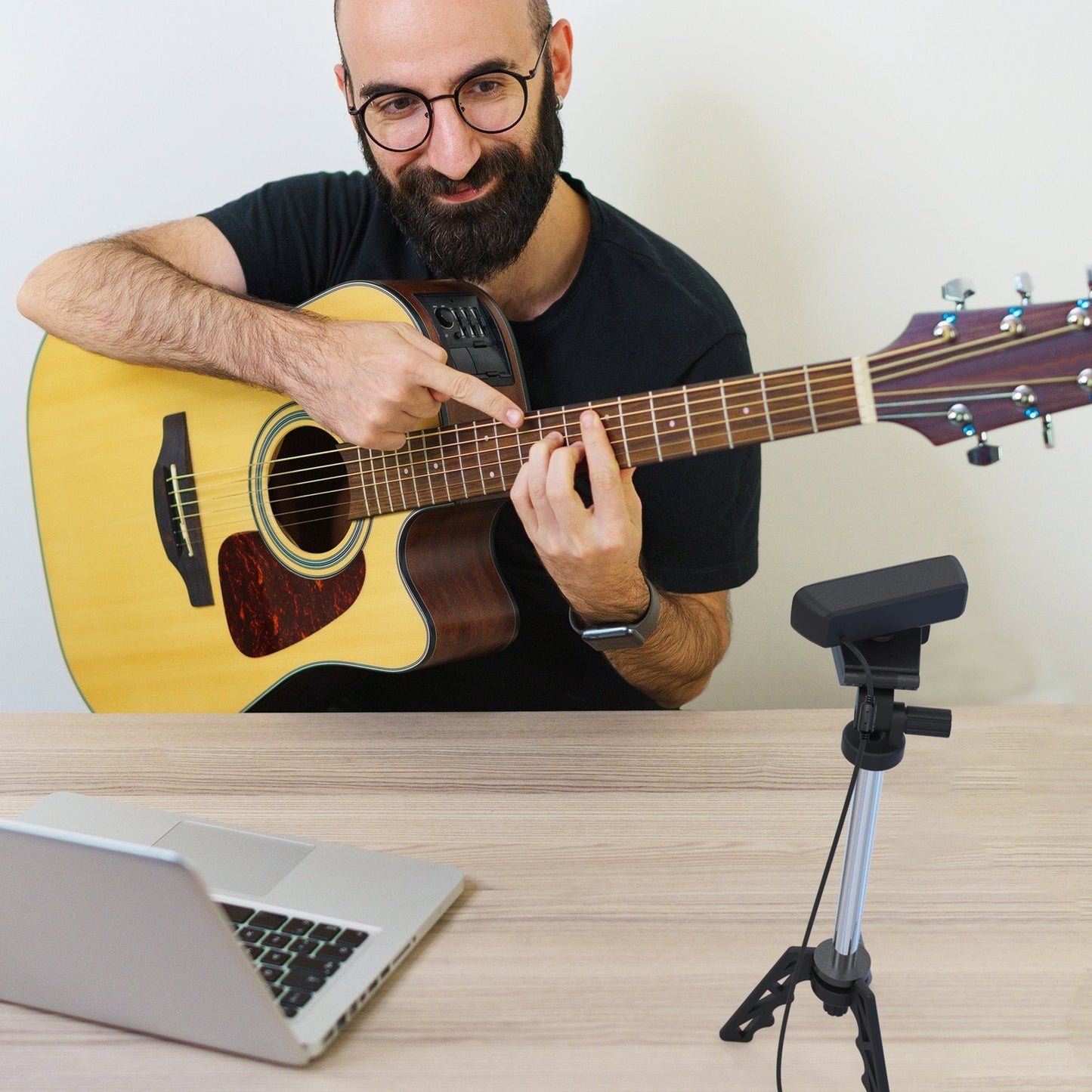 
j5create USB™ HD Webcam with 360° Rotation (JVCU100)